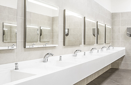 vwin德赢赞助欧洲杯商业浴室水槽和镜子