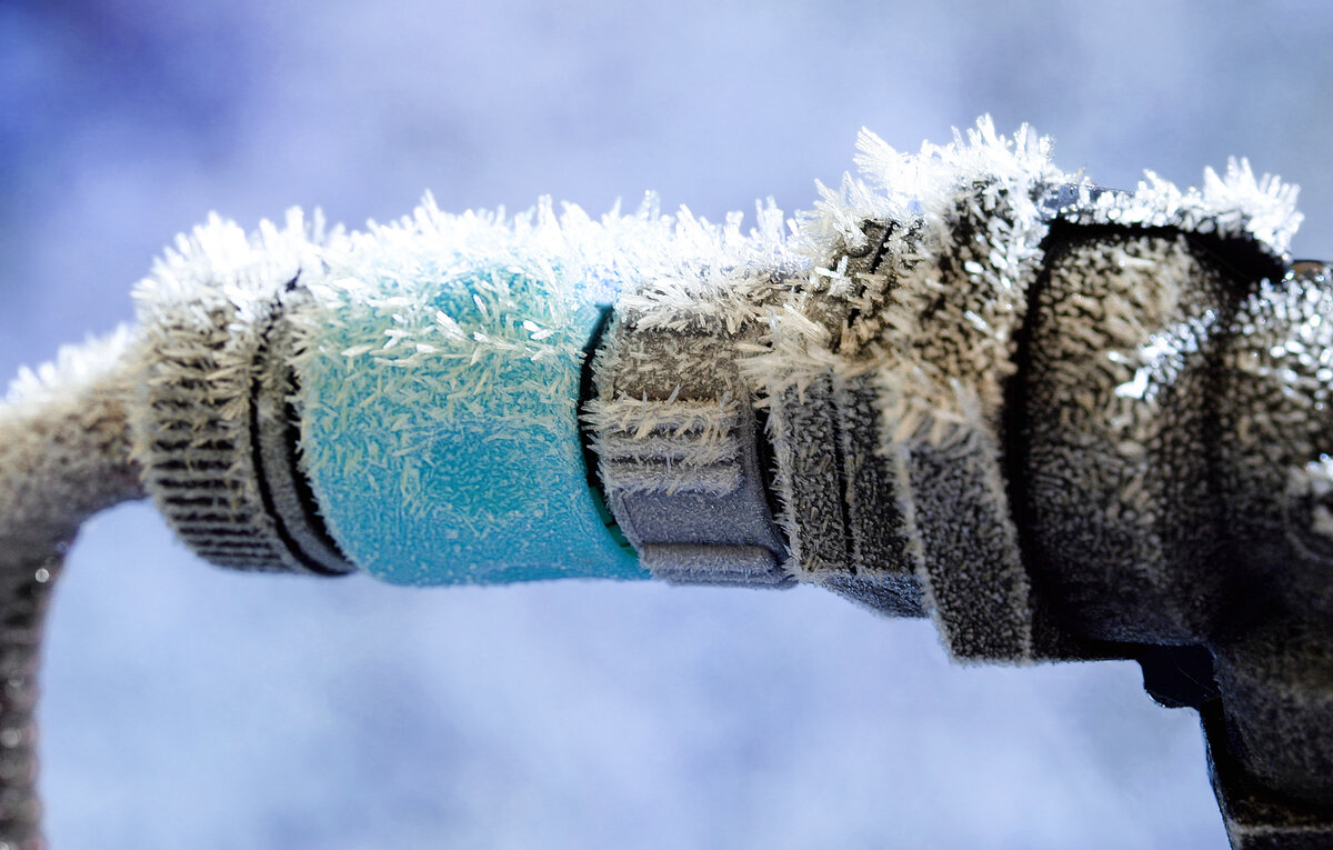 Frost on the outside of a pipe connection